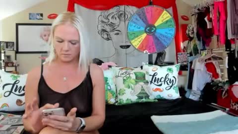 peachy online show from 03/11/25, 07:47