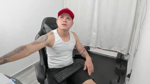 Teylor Fel online show from 01/17/25, 04:06