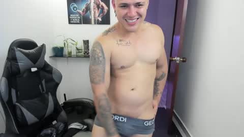 Teylor Fel online show from 02/23/25, 03:56