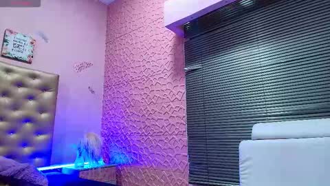 Snapshot of teylor_lovee chatting on 12/17/25, 03:56 teylor_lovee online show from 12/17/25, 03:56