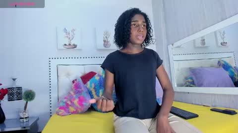 Snapshot of teylor_lovee chatting on 12/21/25, 09:00 teylor_lovee online show from 12/21/25, 09:00