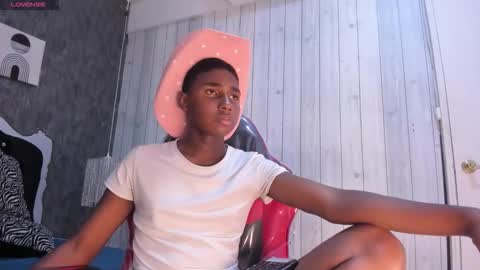 Snapshot of teylor_lovee chatting on 01/11/26, 09:09 teylor_lovee online show from 01/11/26, 09:09