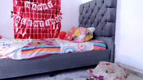 tezza smith online show from 02/12/25, 03:49