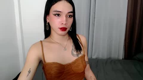 Snapshot of tgirl_jasmine1 chatting on 02/12/25, 01:37 Vanessa online show from 02/12/25, 01:37