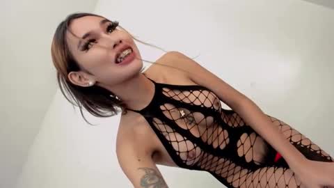 Luna online show from 12/21/25, 04:14