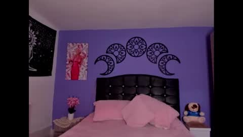 Snapshot of thalassa_root chatting on 01/25/25, 02:04 lui 3 online show from 01/25/25, 02:04