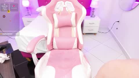 Thalia  online show from 12/18/25, 08:15