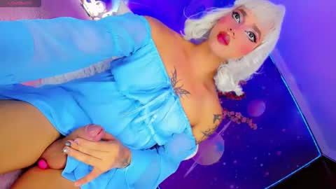 Thalia Girl online show from 04/11/26, 01:54