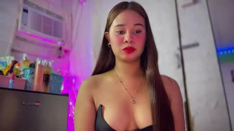 Snapshot of thalia_houston69 chatting on 12/11/24, 01:47 Ms. Thalia online show from 12/11/24, 01:47