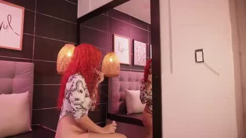 Thalia online show from 11/25/25, 11:43