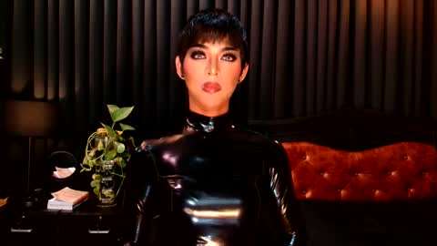 Snapshot of thalia_saint chatting on 12/06/24, 10:49 Thalia Saint online show from 12/06/24, 10:49