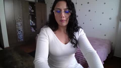 Snapshot of thaliacooper chatting on 03/21/26, 09:40 online show from 03/21/26, 09:40