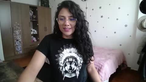 Snapshot of thaliacooper chatting on 03/25/26, 05:52 online show from 03/25/26, 05:52