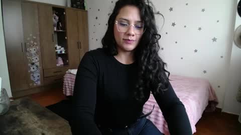 Snapshot of thaliacooper chatting on 03/30/26, 06:42 online show from 03/30/26, 06:42