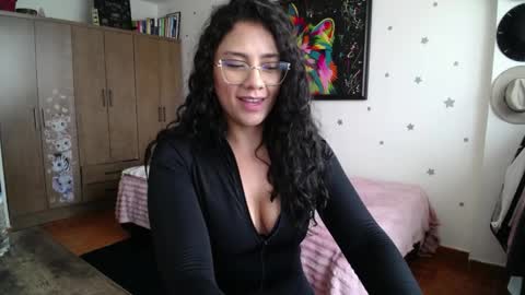 Snapshot of thaliacooper chatting on 04/06/26, 07:48 online show from 04/06/26, 07:48