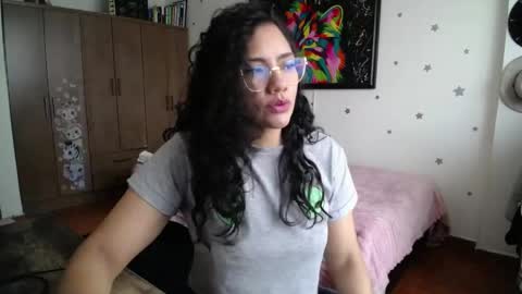 Snapshot of thaliacooper chatting on 04/14/26, 05:30 online show from 04/14/26, 05:30