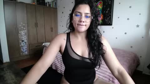 Snapshot of thaliacooper chatting on 07/18/26, 09:18 online show from 07/18/26, 09:18