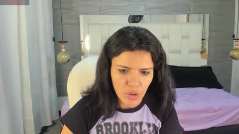 Snapshot of thalialopez chatting on 02/17/26, 10:45 Thalia online show from 02/17/26, 10:45