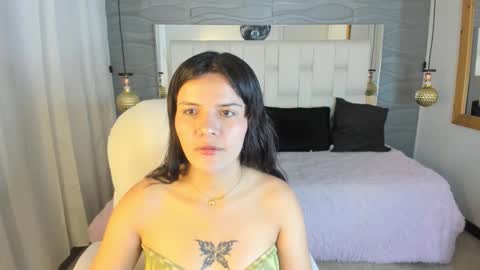 Snapshot of thalialopez chatting on 02/26/26, 06:40 Thalia online show from 02/26/26, 06:40