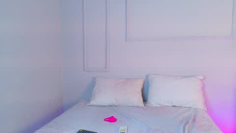 Snapshot of thalianarosse chatting on 04/14/26, 03:45 thalianarosse online show from 04/14/26, 03:45