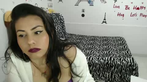 Snapshot of thamara__1023 chatting on 01/04/25, 07:02 thania sometimes in the company of Alan and Maria online show from 01/04/25, 07:02