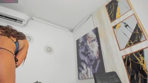 Snapshot of thamara_thompsonts chatting on 10/26/25, 02:34 Thamara Thompsont online show from 10/26/25, 02:34