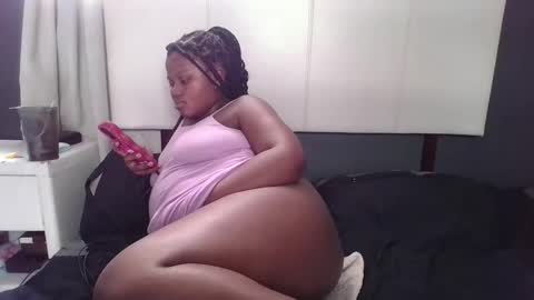 Snapshot of thamtsho1108 chatting on 10/07/25, 11:51 thamtsho1108 online show from 10/07/25, 11:51