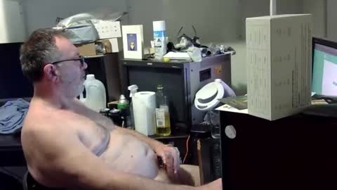 thang5545 online show from 09/13/25, 04:01