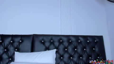 thara webstter online show from 10/18/25, 11:55