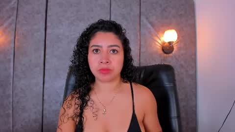 Snapshot of thara_webstter chatting on 07/11/26, 11:46 thara webstter online show from 07/11/26, 11:46
