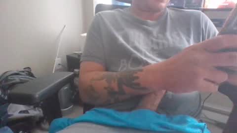 Snapshot of that_hot_cock chatting on 09/23/25, 06:11 A guy online show from 09/23/25, 06:11