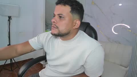 Snapshot of that_temptation chatting on 02/02/25, 01:08 that_temptation online show from 02/02/25, 01:08