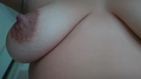 Snapshot of thatgirl2003 chatting on 07/06/26, 03:03 online show from 07/06/26, 03:03