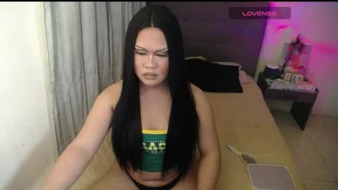 Snapshot of thatgirloctavia chatting on 01/24/25, 09:37 NOEY online show from 01/24/25, 09:37