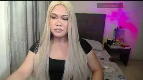 Snapshot of thatgirloctavia chatting on 03/01/25, 12:45 NOEY online show from 03/01/25, 12:45