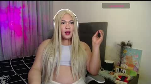 Snapshot of thatgirloctavia chatting on 03/03/25, 06:44 NOEY online show from 03/03/25, 06:44