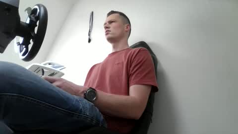 Snapshot of the___rocky200 chatting on 11/06/25, 09:32 Dennis online show from 11/06/25, 09:32