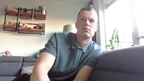 Snapshot of the___rocky200 chatting on 04/17/26, 07:00 Dennis online show from 04/17/26, 07:00