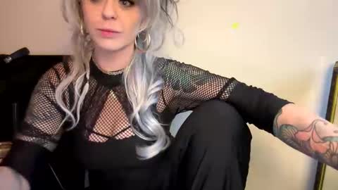 Snapshot of the_arctic_beaty chatting on 04/12/26, 07:13 the_arctic_beaty online show from 04/12/26, 07:13