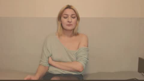 Eva online show from 11/04/25, 11:04