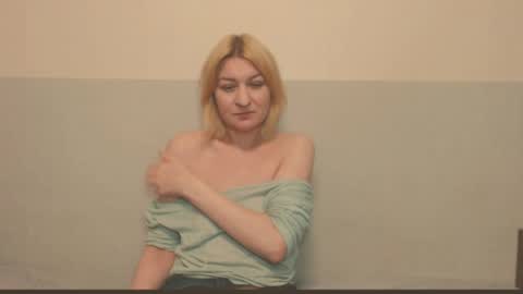 Snapshot of the_basic_instinctt chatting on 04/16/26, 12:00 Eva online show from 04/16/26, 12:00