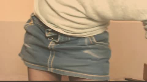 Snapshot of the_basic_instinctt chatting on 05/09/26, 10:15 Eva online show from 05/09/26, 10:15