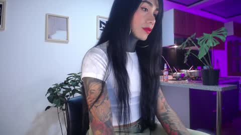 Snapshot of the_best_fox chatting on 12/24/24, 10:39 the girl of your dreams online show from 12/24/24, 10:39