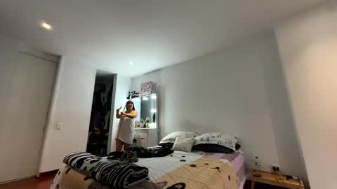 Snapshot of the_cat_girl_ chatting on 03/20/26, 03:50 i am Cat online show from 03/20/26, 03:50