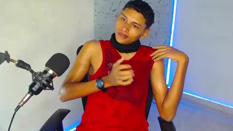 Snapshot of the_crack71 chatting on 09/30/25, 01:05 Sean OPry   online show from 09/30/25, 01:05