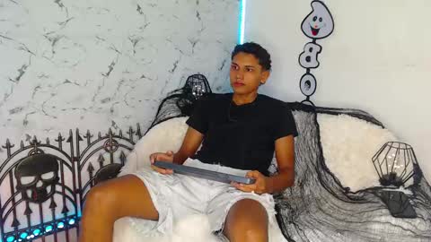 Snapshot of the_crack71 chatting on 10/05/25, 04:27 Sean OPry   online show from 10/05/25, 04:27