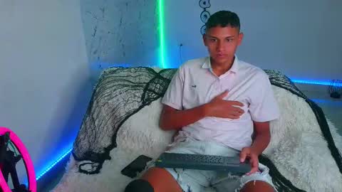 Snapshot of the_crack71 chatting on 10/11/25, 01:53 Sean OPry   online show from 10/11/25, 01:53