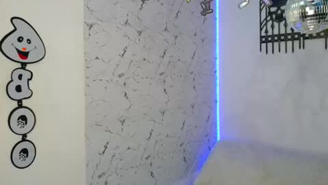 Snapshot of the_crack71 chatting on 10/20/25, 02:28 Sean OPry   online show from 10/20/25, 02:28