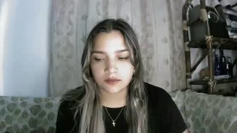 Snapshot of the_crow_18 chatting on 05/01/26, 04:50 liz online show from 05/01/26, 04:50