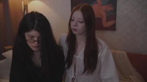 EllaLyn online show from 12/14/25, 08:13